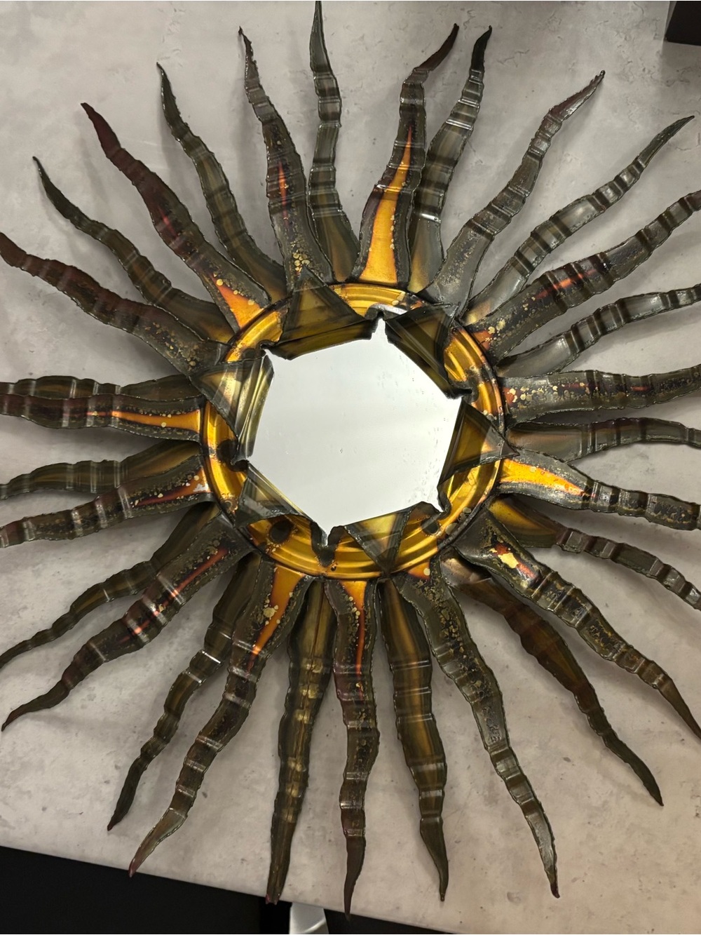 VINTAGE/MODERN] Metal Sunburst Wall Mirror - 21" / 53 cm